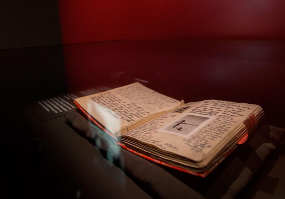 State of the art display cases for the diaries of Anne Frank.
